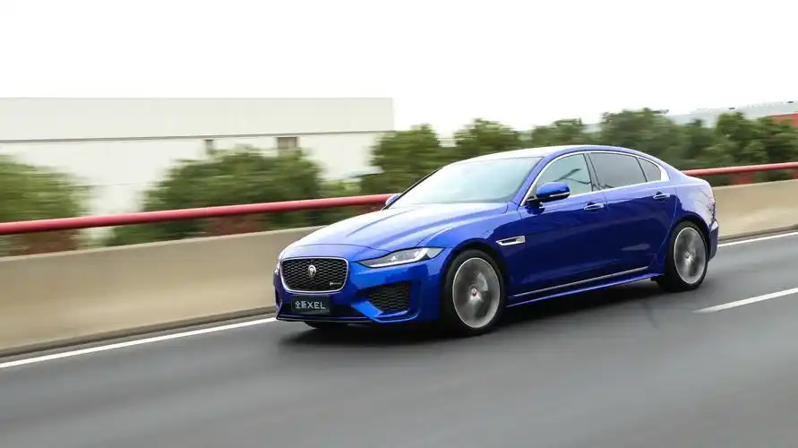 不像中期改款的"改款",试驾2020款捷豹xel