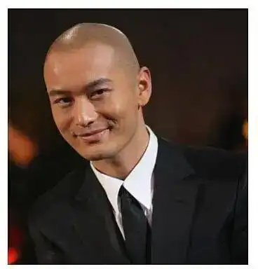 男明星形态各异的发际线看光头的造型最一目了然