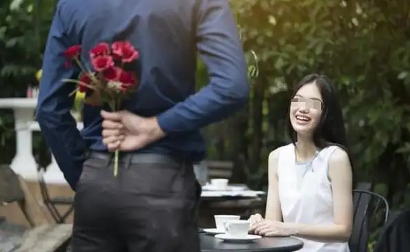 2023年蛇蝎美人劳荣枝被架上警车突然失声痛哭律师她是演的