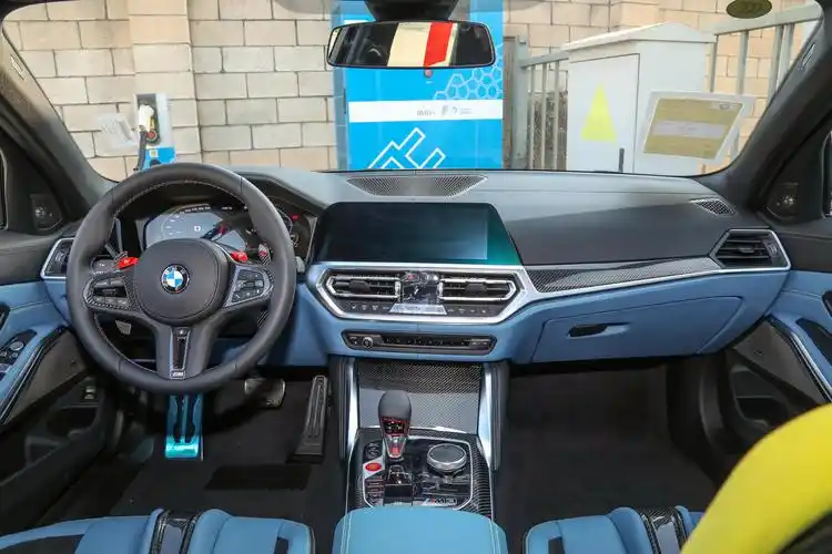 2021款 宝马m3 m3 四门轿车 m xdrive 雷霆版内饰