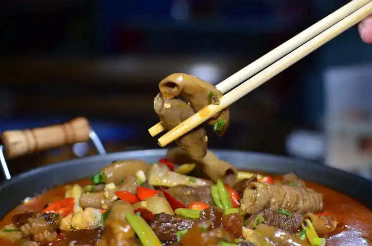 特色牛杂煲请给潮小妹多准备几盆……这样的香辣牛蛙瞬间体会到什么