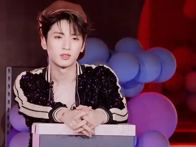 严浩翔你怎么又降智了哈哈哈哈哈哈哈哈哈