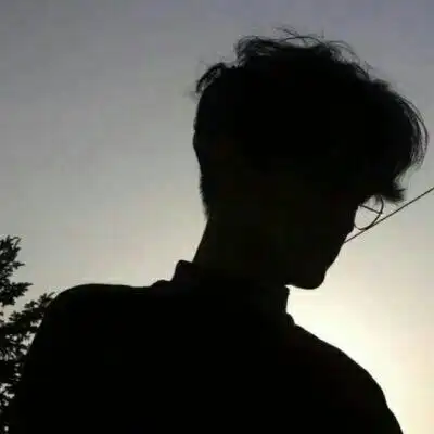 黑白男生微博头像伤感忧郁2018精选伤了醉了哭了醒了心死了