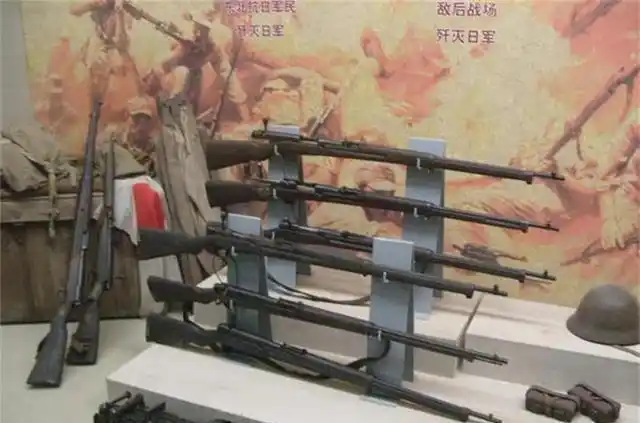 而且,在相同的射程内,马四环步枪的射击精密度也要高于三八式步枪.