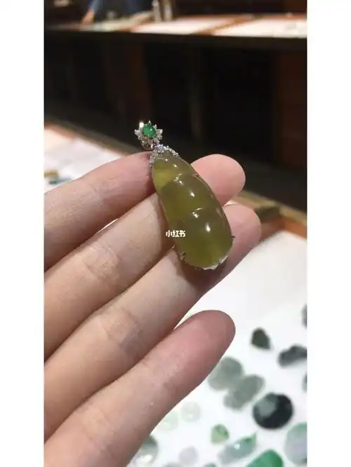 翡翠橄榄绿的小豆子