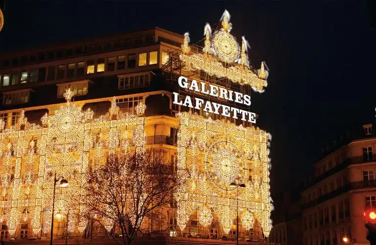 在老佛爷血拼购物,心情愉悦到爆