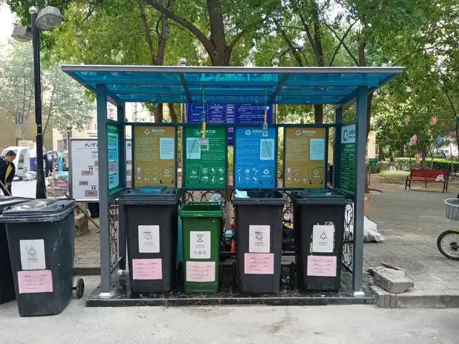 改造完成的垃圾分类桶站展示
