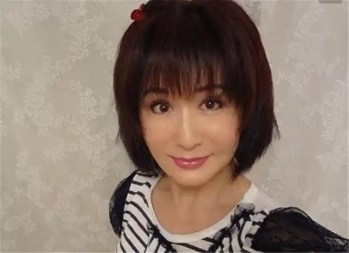 潘迎紫80岁照片曝光 潘迎紫为什么不老原因竟是如此 潘迎紫近照71岁的