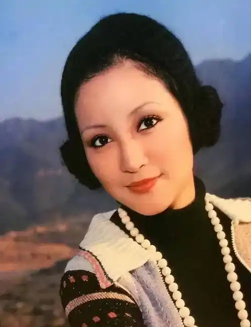 狄波拉:分手后与前夫谢贤毫不避嫌,现任丈夫为何能忍_何鸿燊_香港