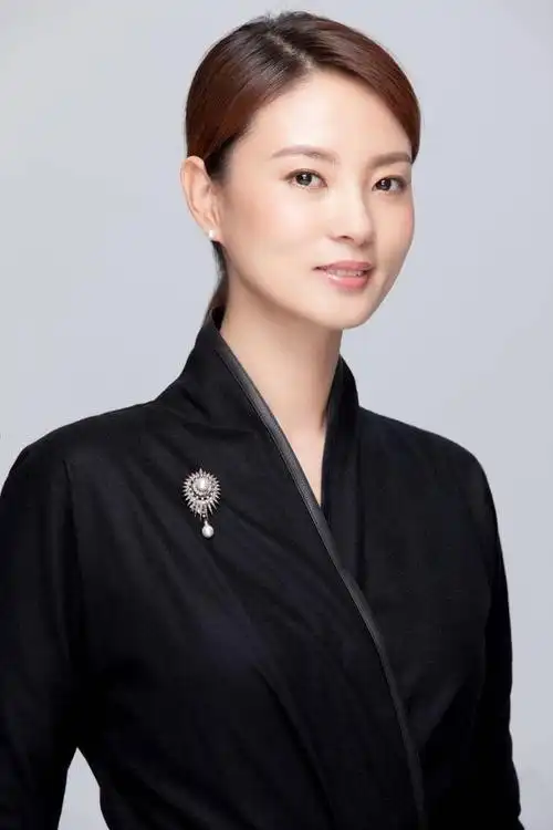 央视主持人刘芳菲以短视频宣传中国传统文化