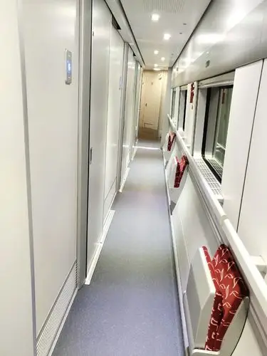 这次带两小家伙去长隆玩 体验了一下高级动卧d931从上海虹桥出发到