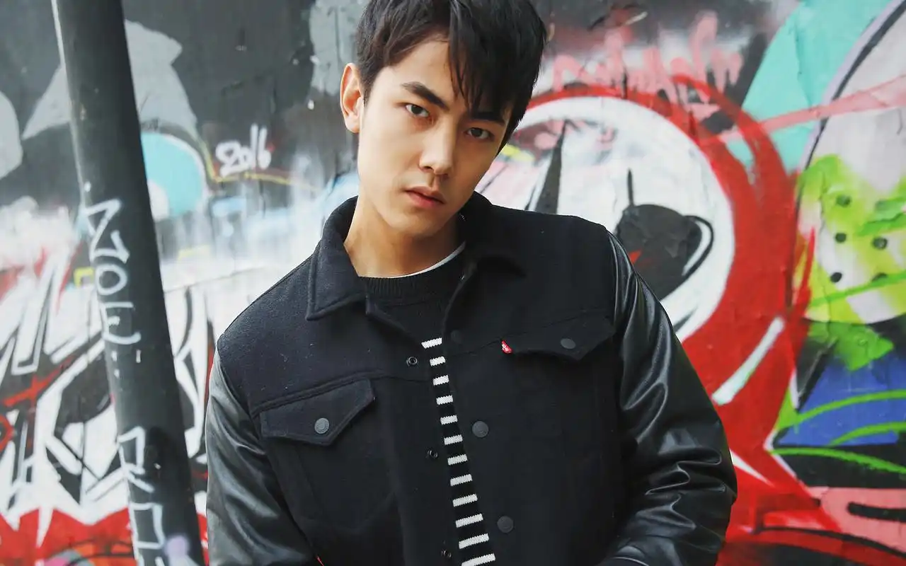 纪凌尘帅气时尚写真壁纸新晋男神纪凌尘