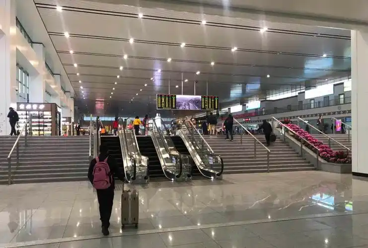 无锡火车站南广场修建新开后迎来首个春运,人脸识别方便又快捷