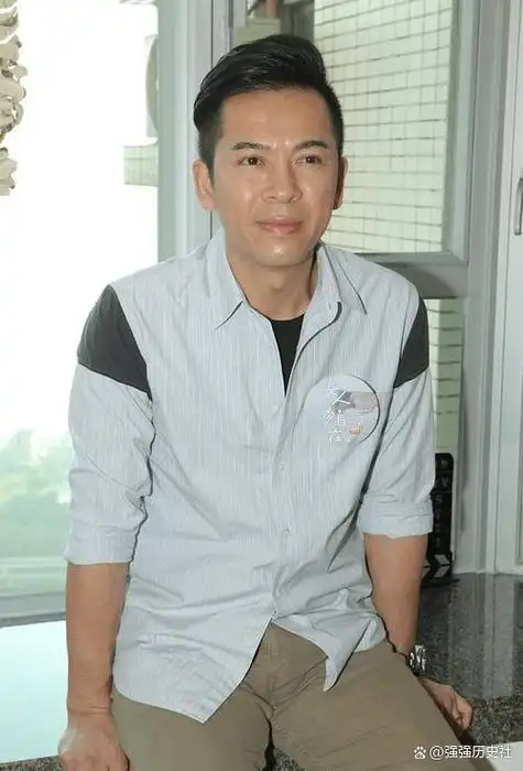 老戏骨郭政鸿离开tvb后,在内地酒吧商演,冷酷出场被说是耍大牌