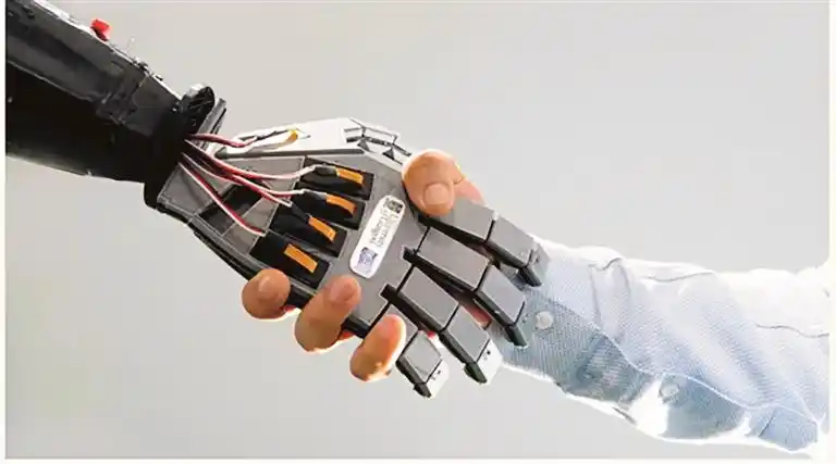 新型电子皮肤具有灵敏的疼痛感