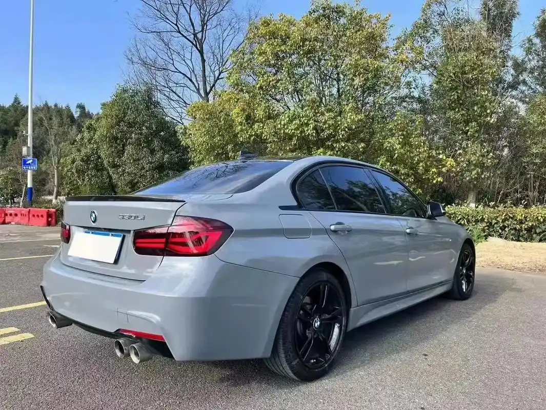 17年4月份宝马320lim运动,战斗灰新款 - 抖音