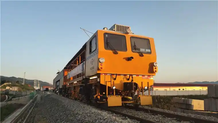 建高品质中老铁路,国产设备用足"绣花功夫"