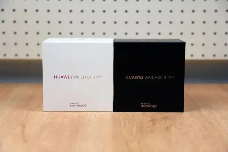 华为watch gt3开箱:46mm和42mm对比,哪个是你的菜?__财经头条