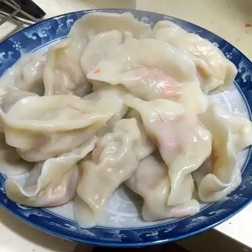 wikyviva做的芹菜胡萝卜猪肉水饺