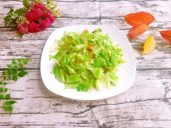 芬里派和做的清炒包菜(卷心菜)
