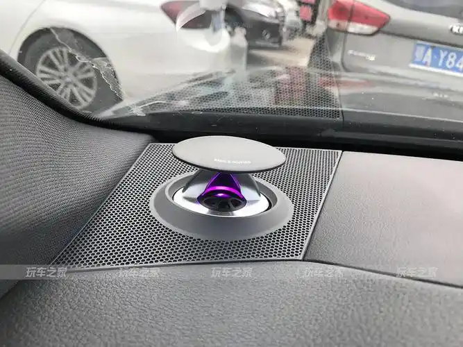 新款奥迪a6l加装bo升降高音头同步原车多色氛围灯