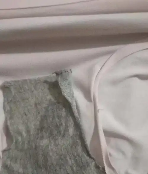 女子内衣上留有不明液体老公气愤不已已发生多次再发现将报警