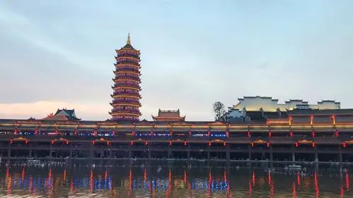 美篇       下午5点从嘉兴出发行车1小时45分到达长兴太湖龙之梦乐园