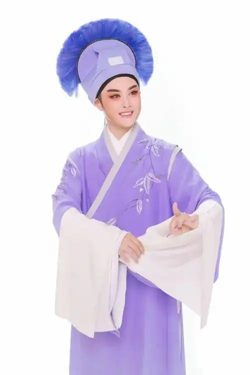 天台95后"小姐姐"戏台上变"超级男生"!_越剧