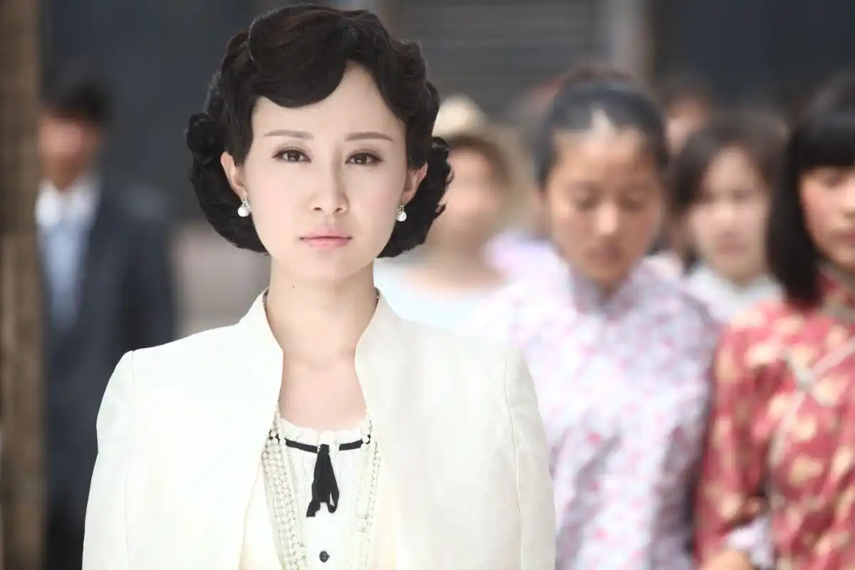 电视剧《烽火佳人》偶像剧标配 人靓情虐重口味