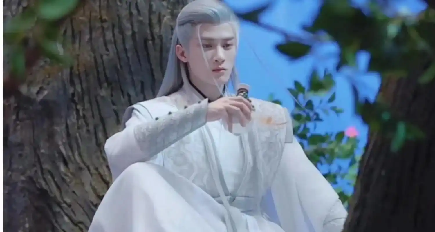 相柳我真的哭死,死活不肯说一句自己在意她. 他简直是比谁都卑微,明明