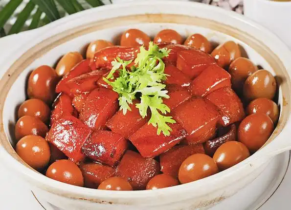 红烧肉卤蛋