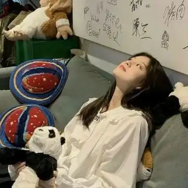 优质慵懒高级女头图片_女生头像_头像屋