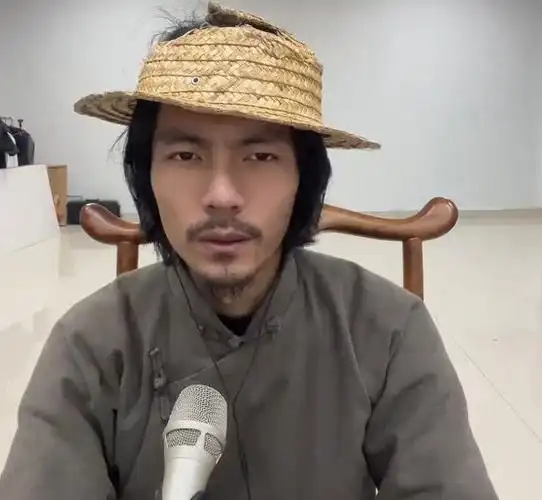 导师田斌官宣公司破产?曾认倪海杉当干爹,自曝成名背后辛酸往事