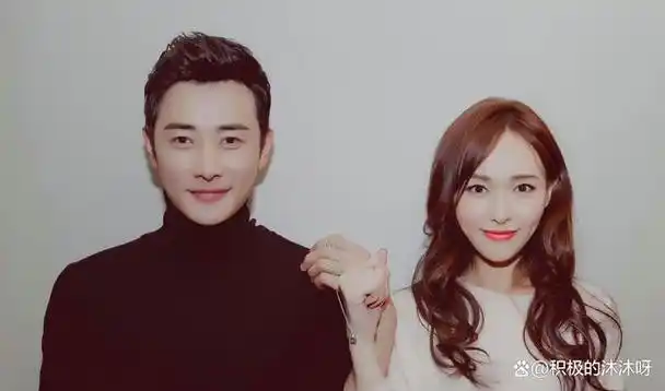 在娱乐圈这个充满诱惑和变数的行业中,罗晋对唐嫣的真心和执着让人