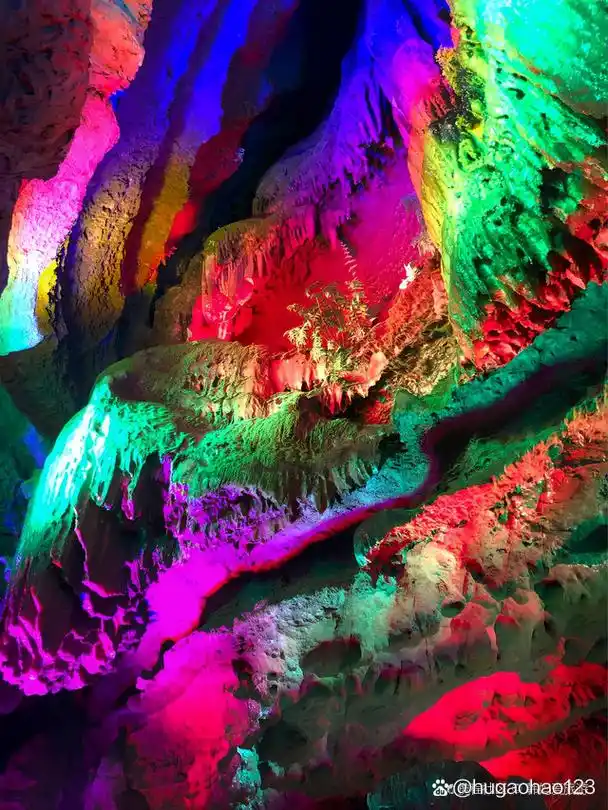 山东沂水地下大峡谷萤火虫洞