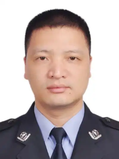 颜厥须职务浙江省苍南县公安局党委委员,二级警长工作分工协助局长