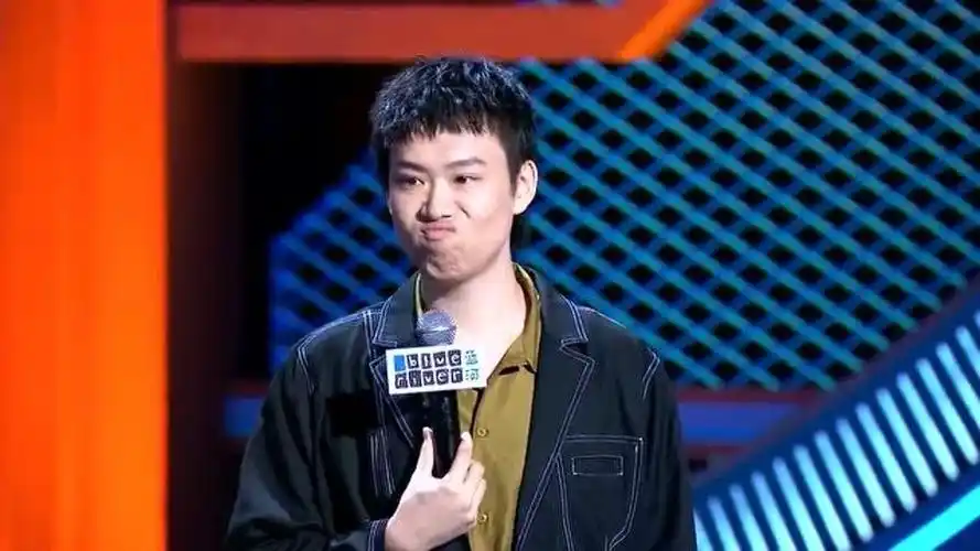 脱口秀大会全体演员|下周,看脱口秀演员小北第一次在上海舞台跨界演