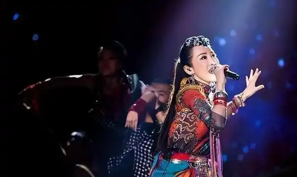 "天籁之音"萨顶顶:21岁选择重新出发,是她最正确的决定