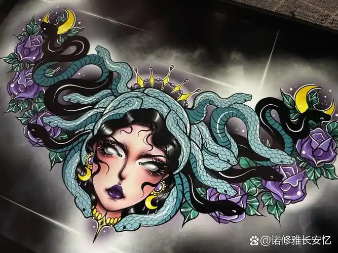 美杜莎花胸纹身