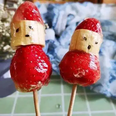 9,可爱的小雪人糖葫芦就做好了