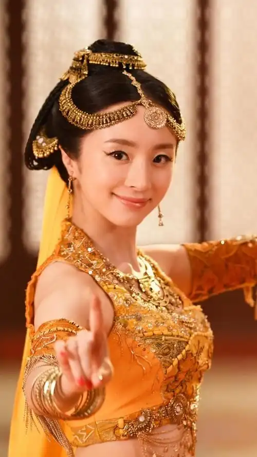 柜中美人黄轻风胡冰卿