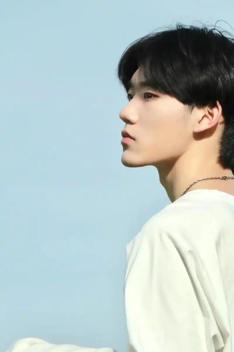 封校的当代大学生 #校园 #摄影 #00后 #帅哥 #拍照 - 抖音