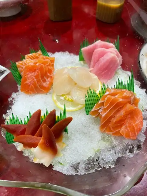 三文鱼刺身这道菜就是摆盘好看,上桌基本没人吃……_高清图集_新浪网