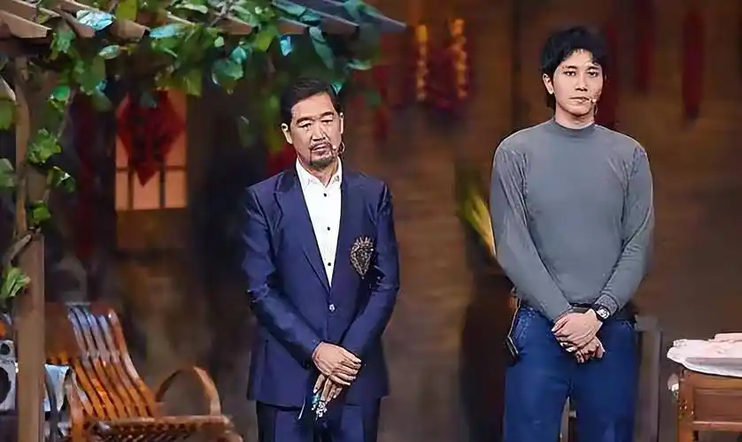 12位身高将近190的男星,头小肩宽比例好,合照从不怕比较_胡兵_高伟光