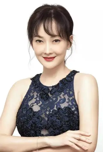 牛莉获最佳女演员奖穿蕾丝长裙人美气质好47岁丝毫不显老