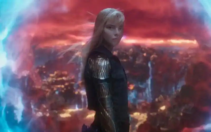 不管是"新变种人"还是"后翼弃兵"的安雅·泰勒-乔伊我都爱了爱了