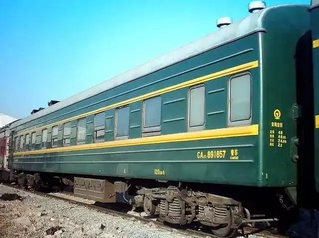 内燃,电力,动车组4个时代,已经更迭到可以实现300km/h的时速,绿皮火车