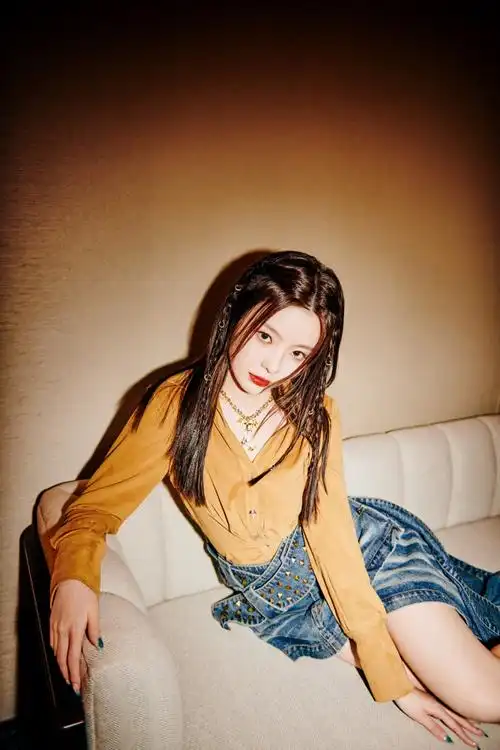 陈卓璇超话暖棕与丹宁碰撞,记录无拘无束的可盐可甜,诠释甜酷的终极