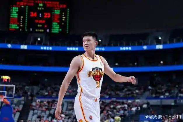 周鹏22年夏天被迫离开宏远去深圳当时我甚至想过退役算了