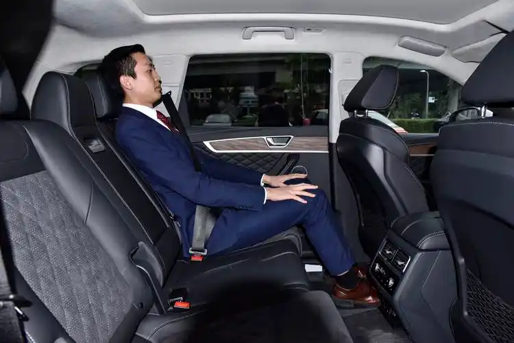 红旗hs7内饰-空间-扭矩-易车